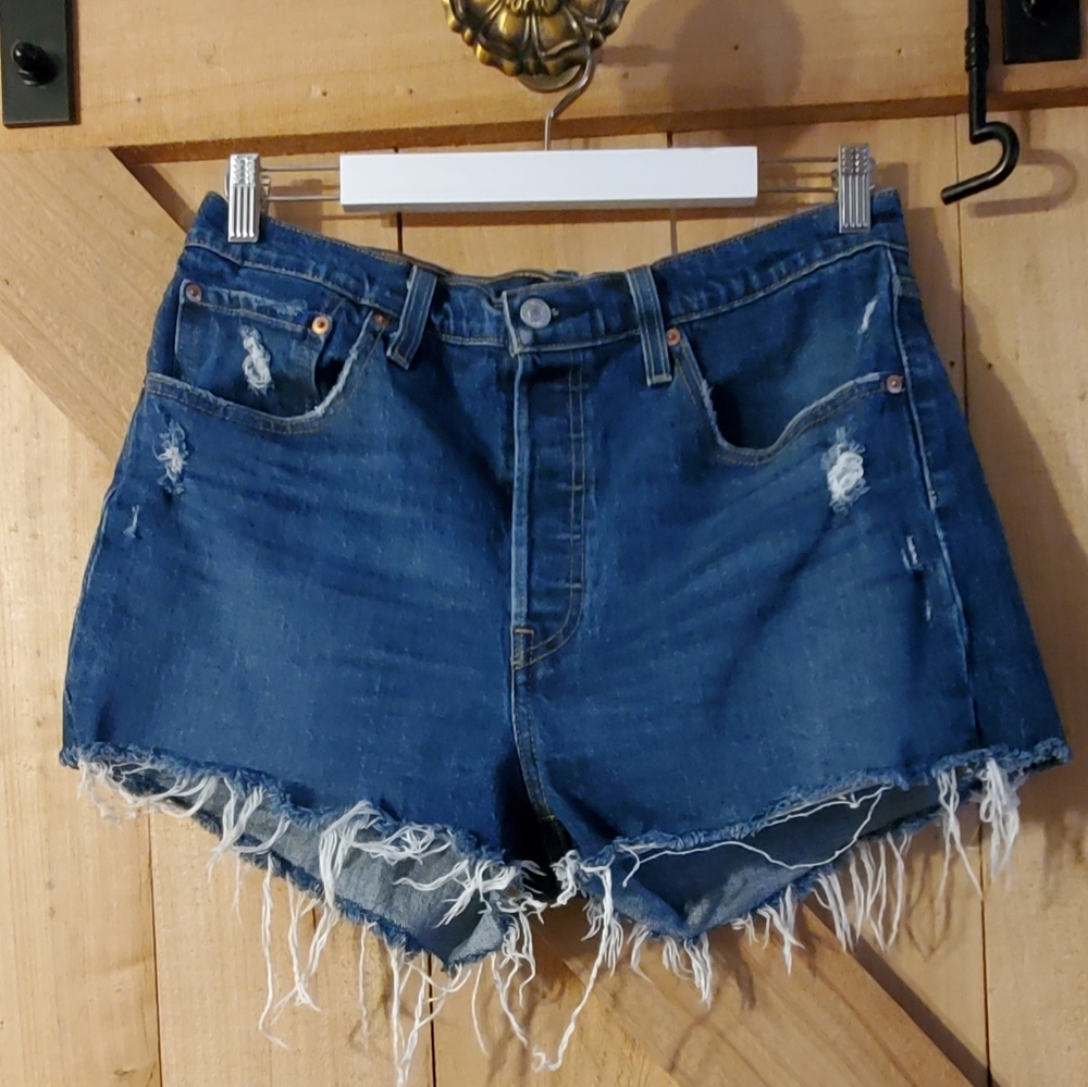501 Levi Denim Shorts, Size 31!